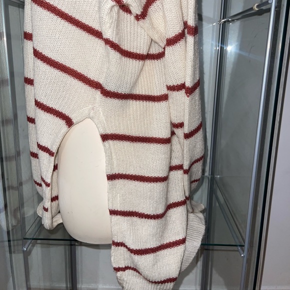 Suzy Shier cozy sweater - Picture 2 of 4